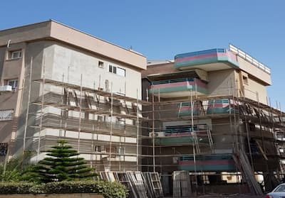 בניין ברחוב מטולה - לפני השיפוץ בניין ברחוב מטולה - לפני השיפוץ