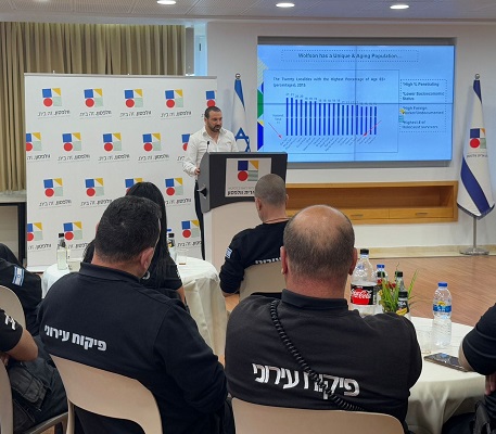 ראש העירייה שי קינן בהכשרה. צילום: דוברות עיריית חולון
