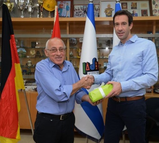 Mayors Moti Sasson (Holon) and Tobias Dannenberg (Hann Münden). Photographer: Eli Neeman